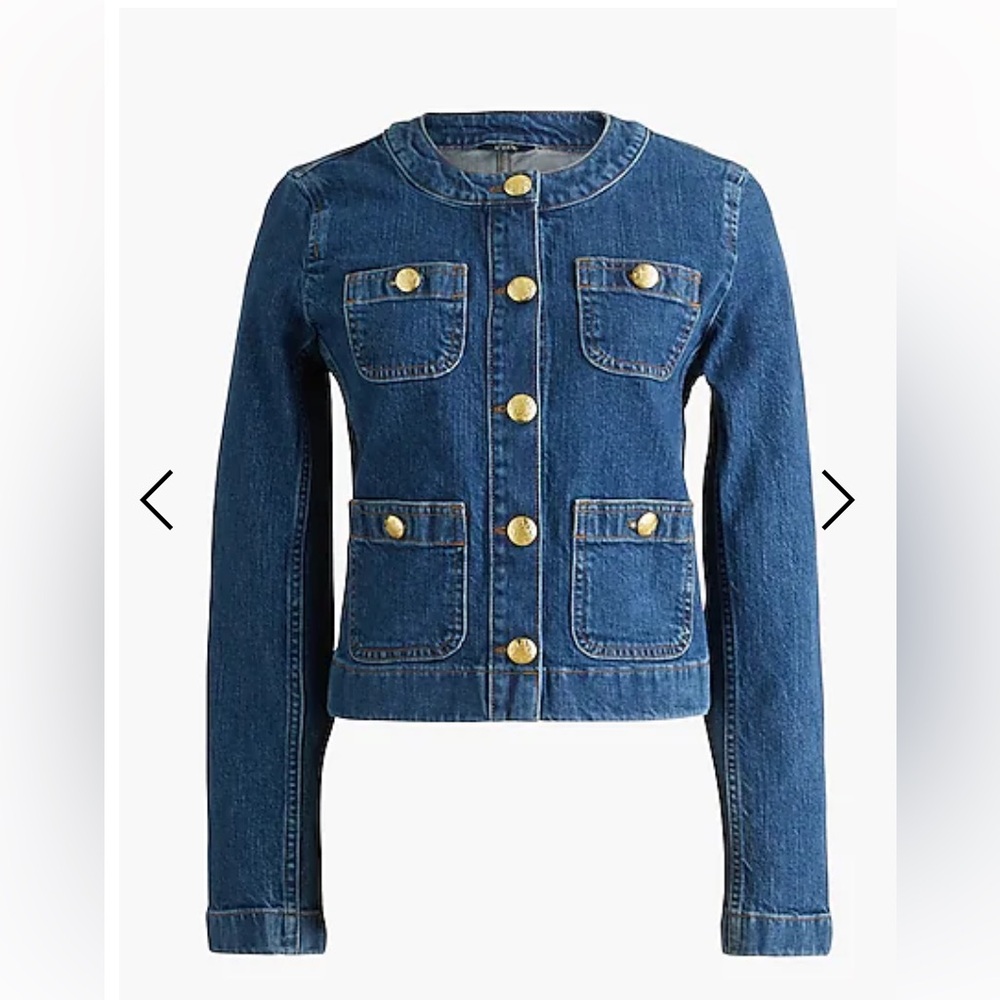 J. Crew cropped Blue Denim patch pocket lady Jacket with Gold Buttons Size 8